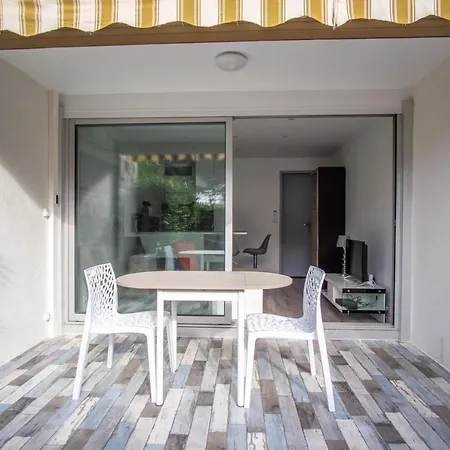 Warm 24m With Garden And Terrace Saint-Raphaël